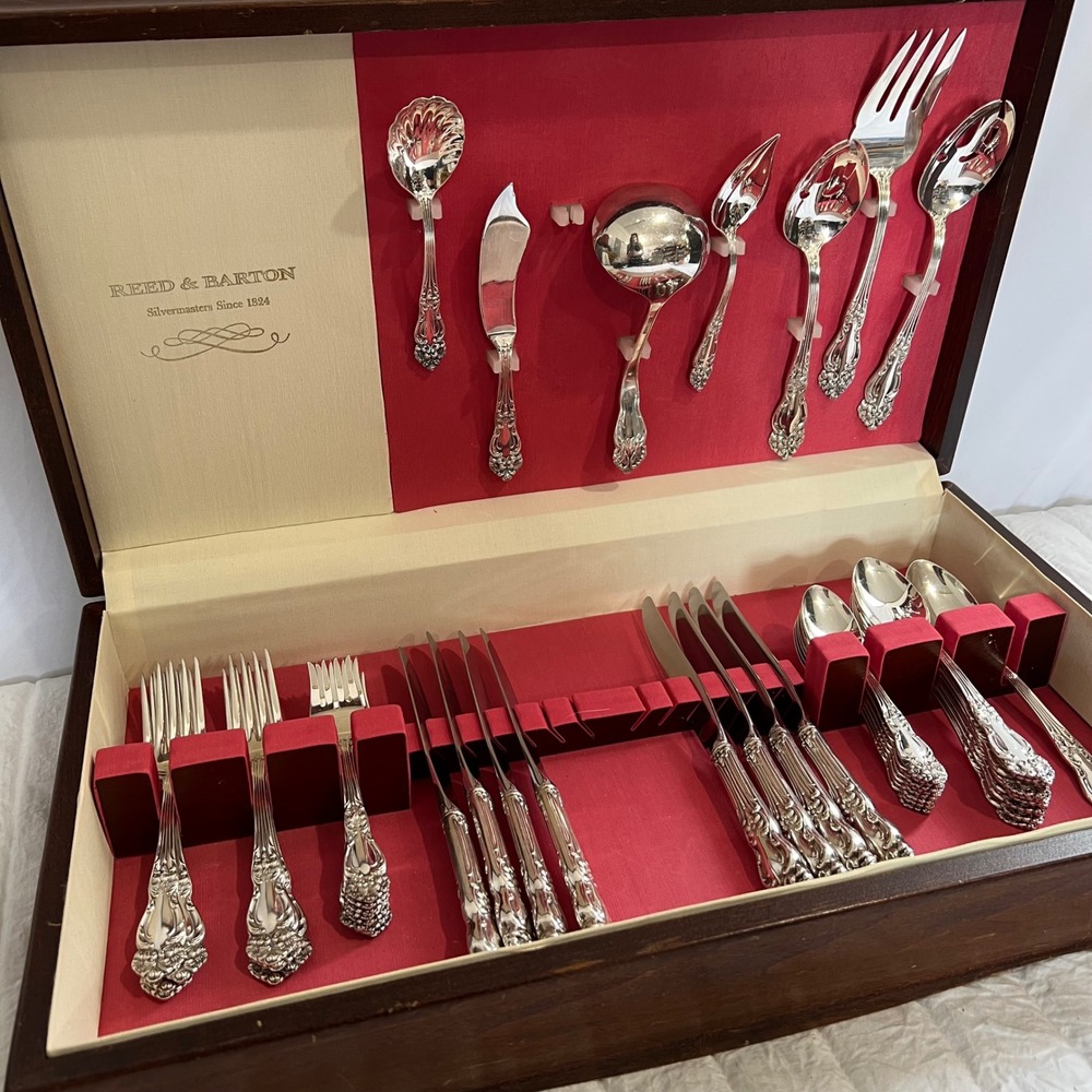 Reed & Barton Antique 1901 Tiger Lily Silverplate 46 pieces With Wood Box